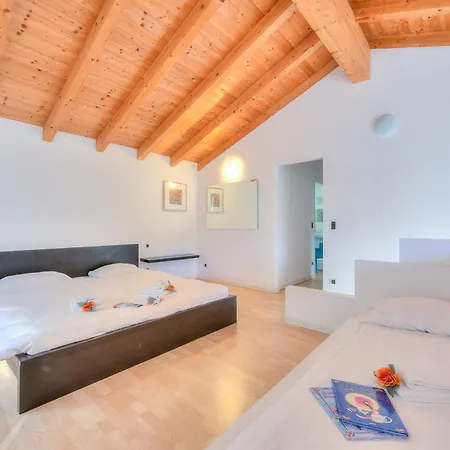 Franklin House With Private Garden - Happy * Lugano