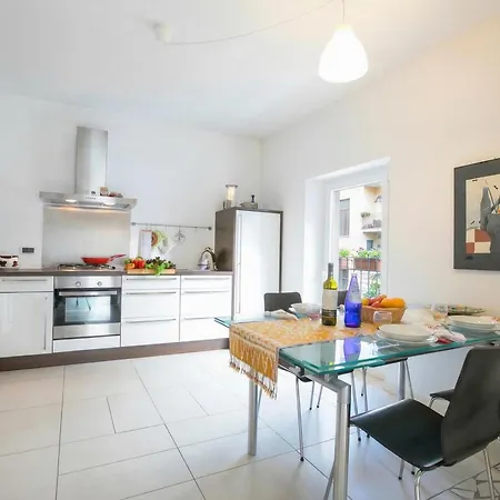 Franklin House With Private Garden - Happy Appartamento