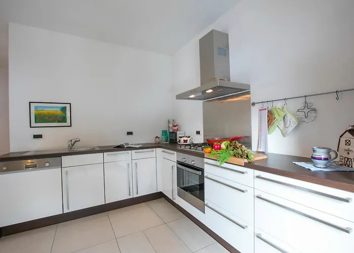 Franklin House - Happy *