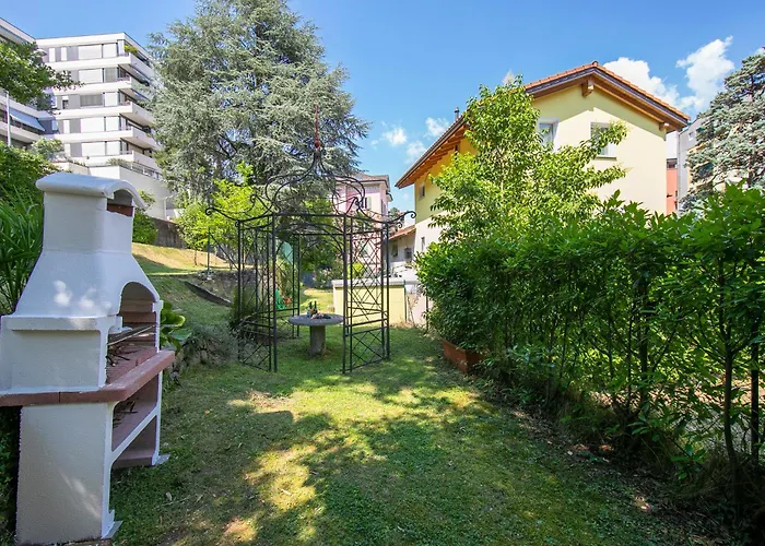 Franklin House - Happy